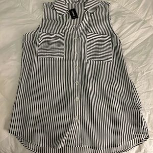 NWT Express blouse pin stripes cute ❤️